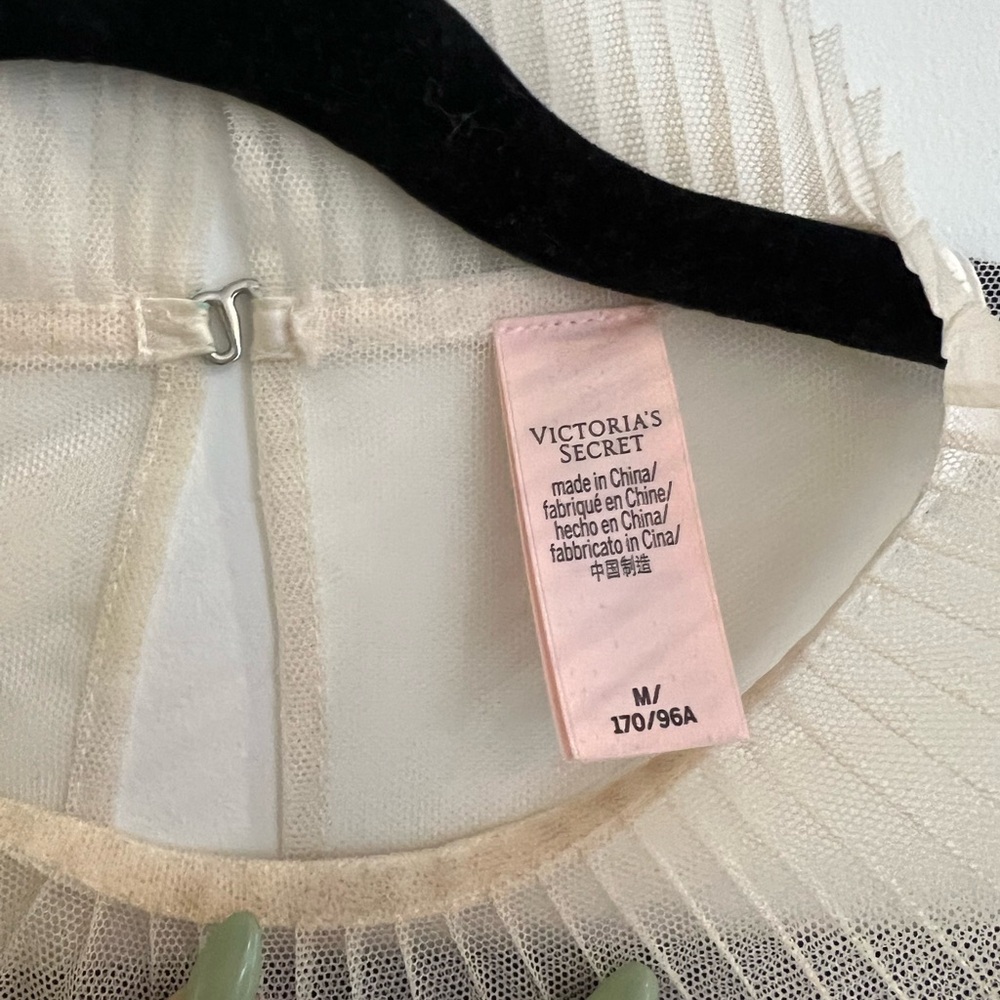 Victoria's Secret Cream Blouse Elegant Top - Picture 3 of 4